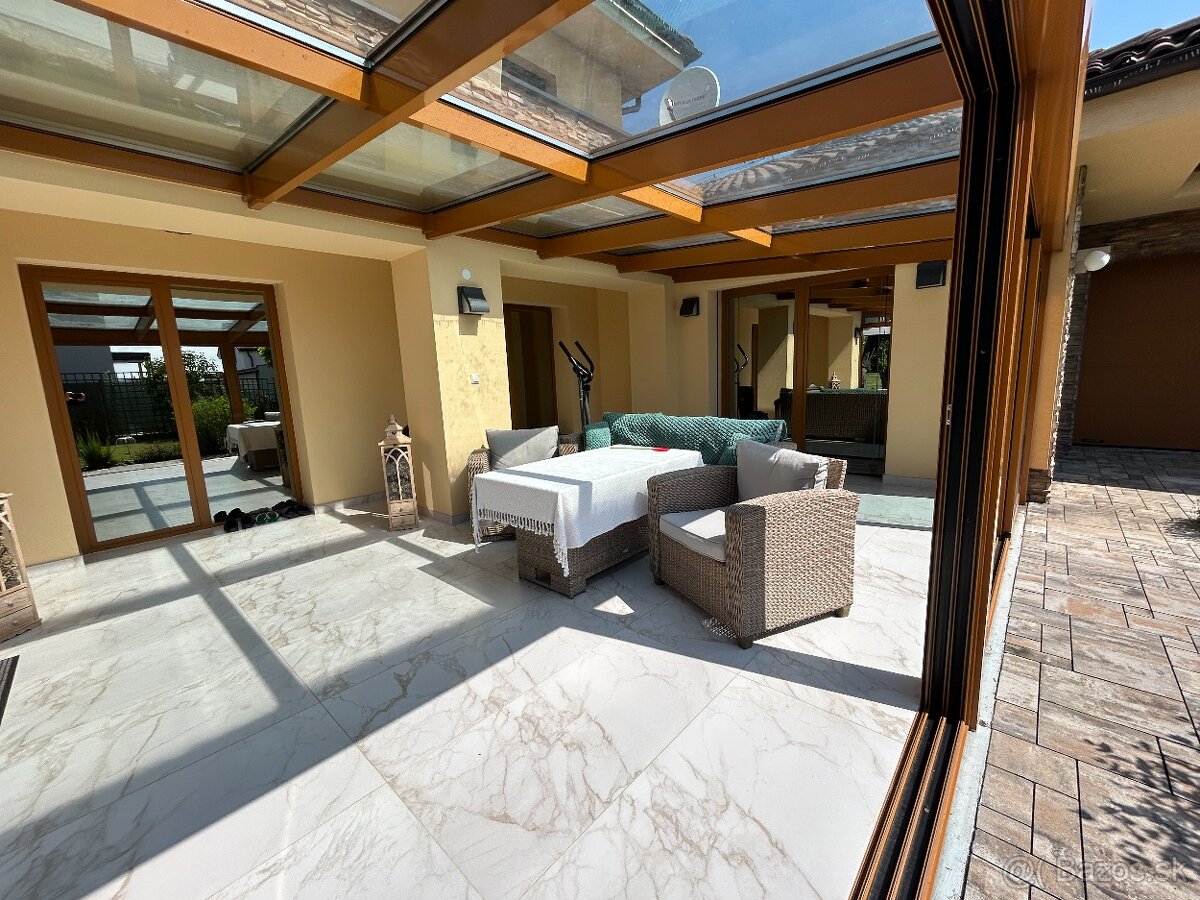 Kováčová – luxusná rodinná vila s pozemkom - 2150 m2 - 4