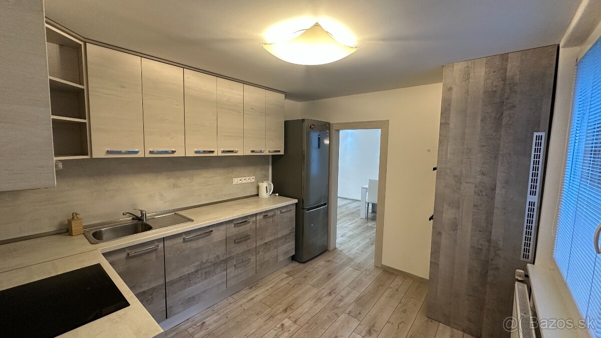 Veľký 3izbový byt v úplnom centre mesta - 4