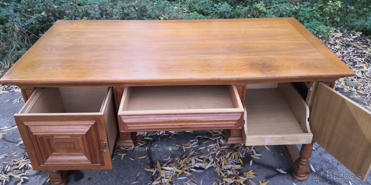 Masivny písací stôl - 4