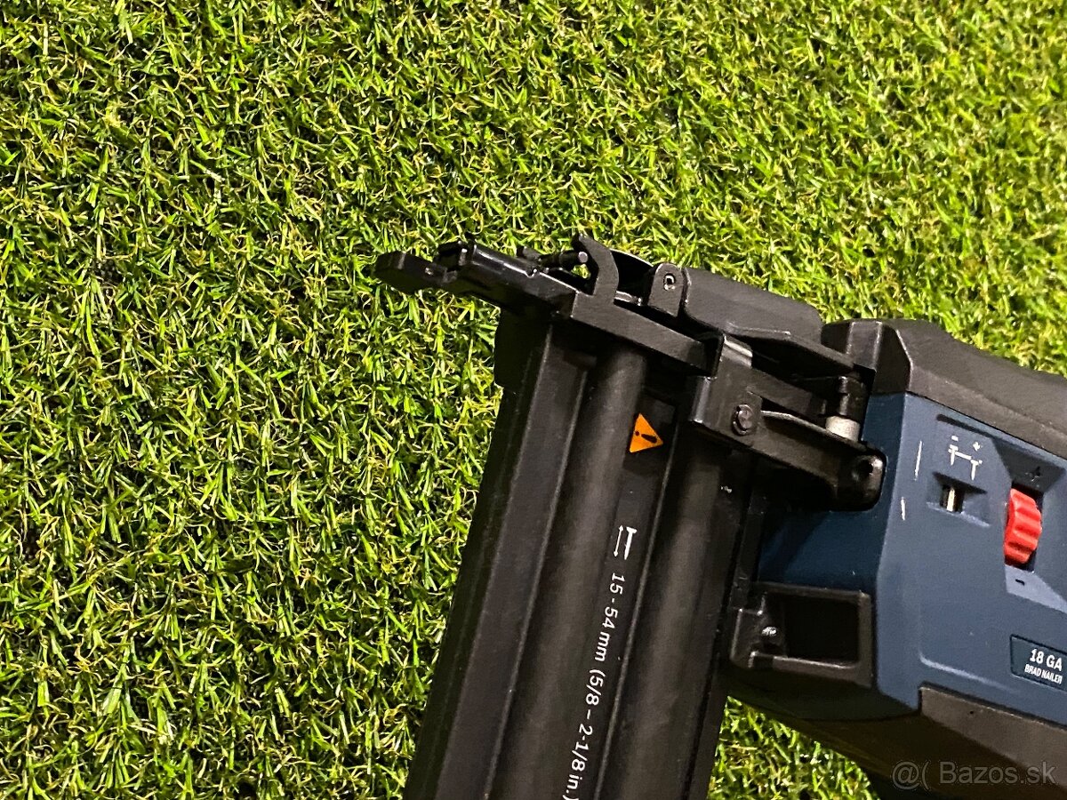 BOSCH GNH 18V-50 M PROFESSIONAL Akumulátorová klincovačka - 4