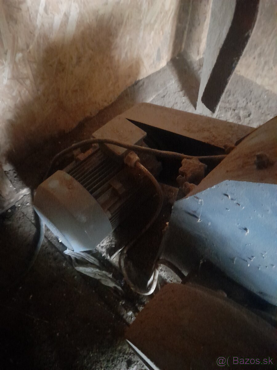 Briketovacie a drviace stroje - 4