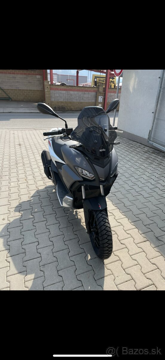 Aprilia SR GT 125 - 4