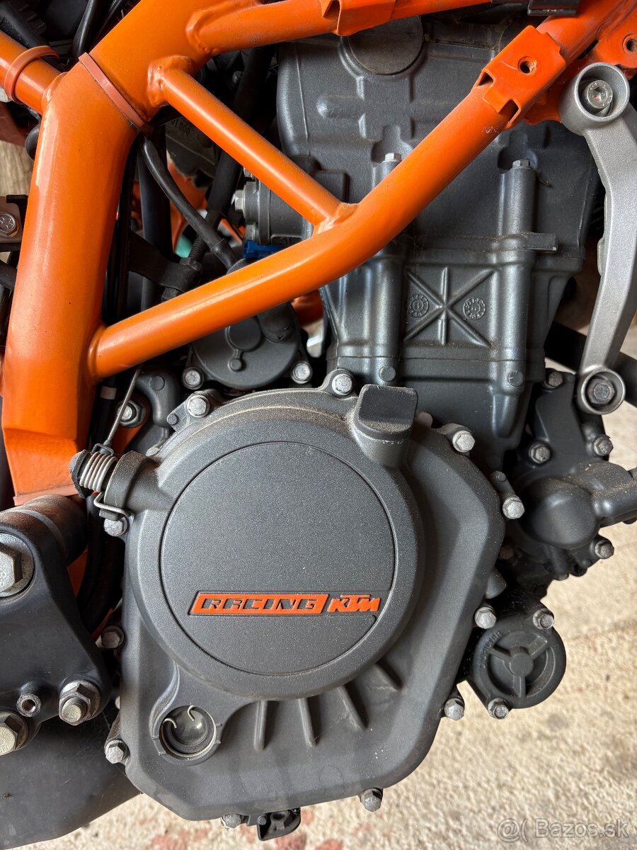 KTM 125 DUKE RC - 4