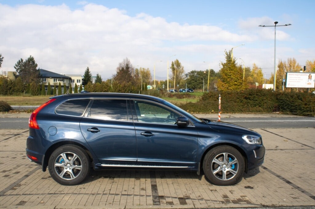 VOLVO XC60 (2015) - 4