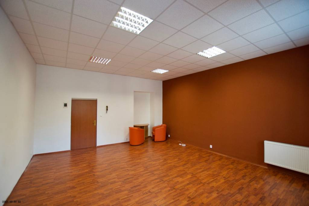 Rekonštruované priestory - 35 m2 - v centre - 4