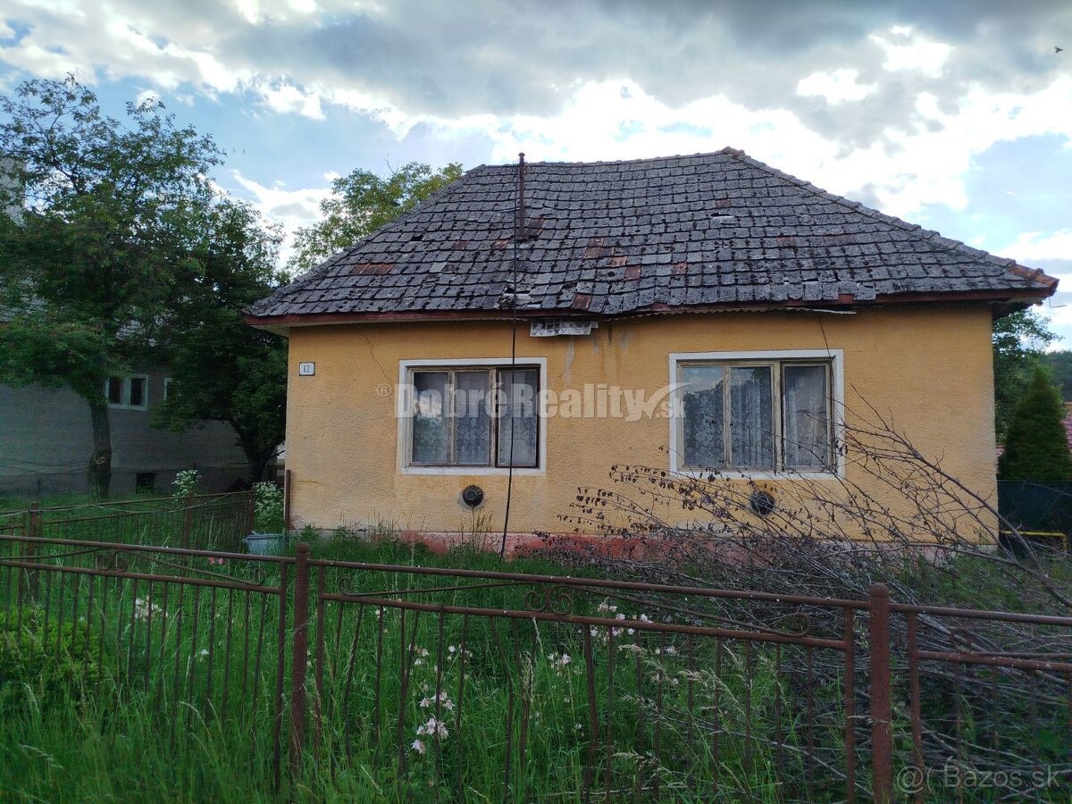 Veľký stavebný pozemok s rodinným domom v tichom prostredí . - 4