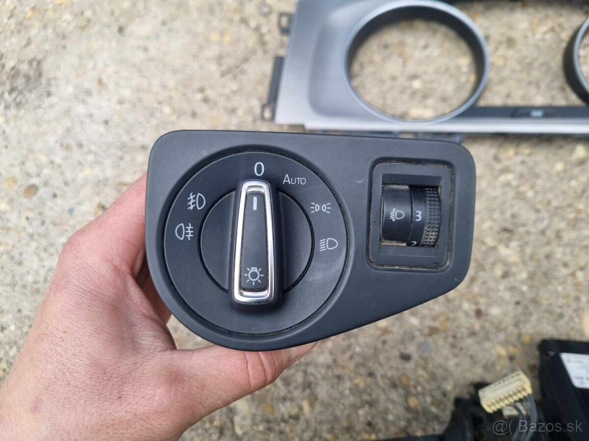 PREDAM DIELY INTERIERU VW GOLF 7 - 4