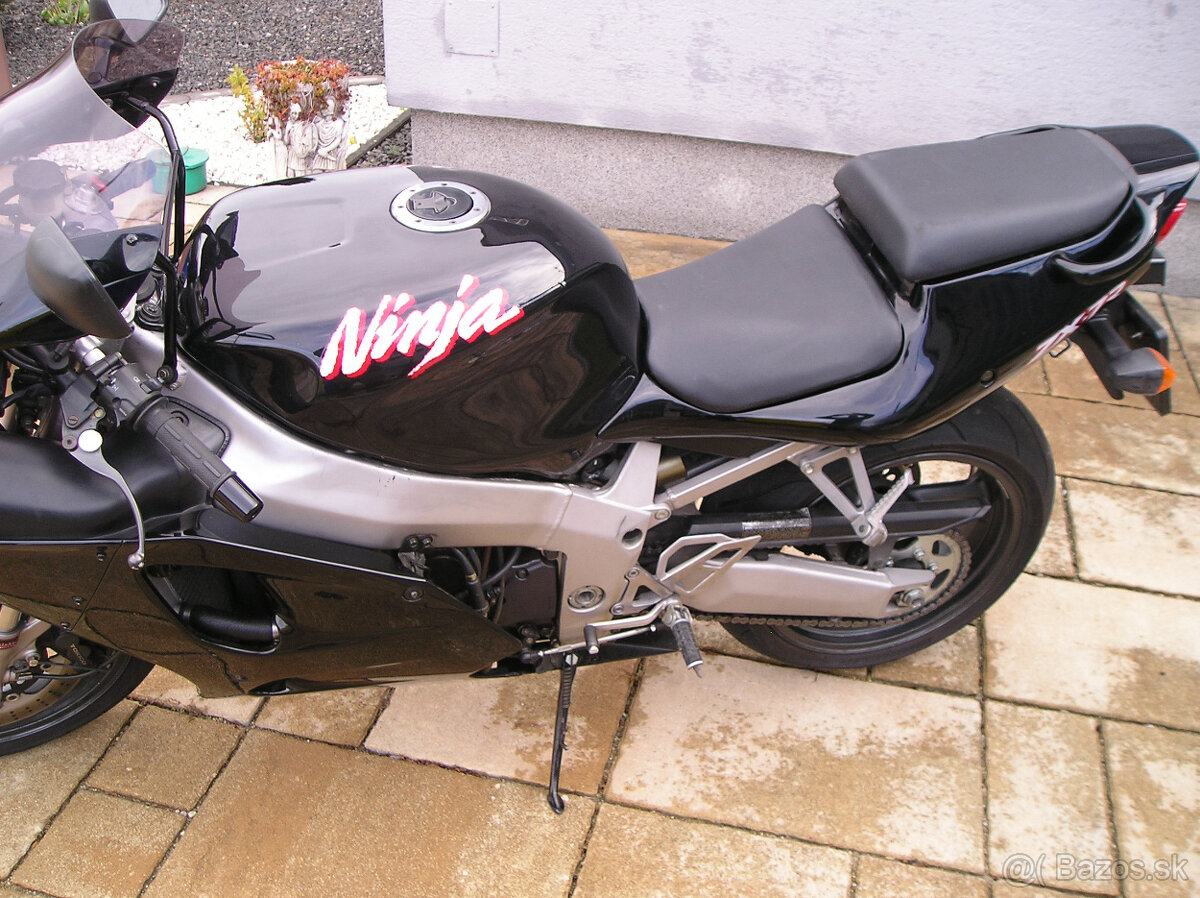 Kawasaki ZX7R Ninja - 4