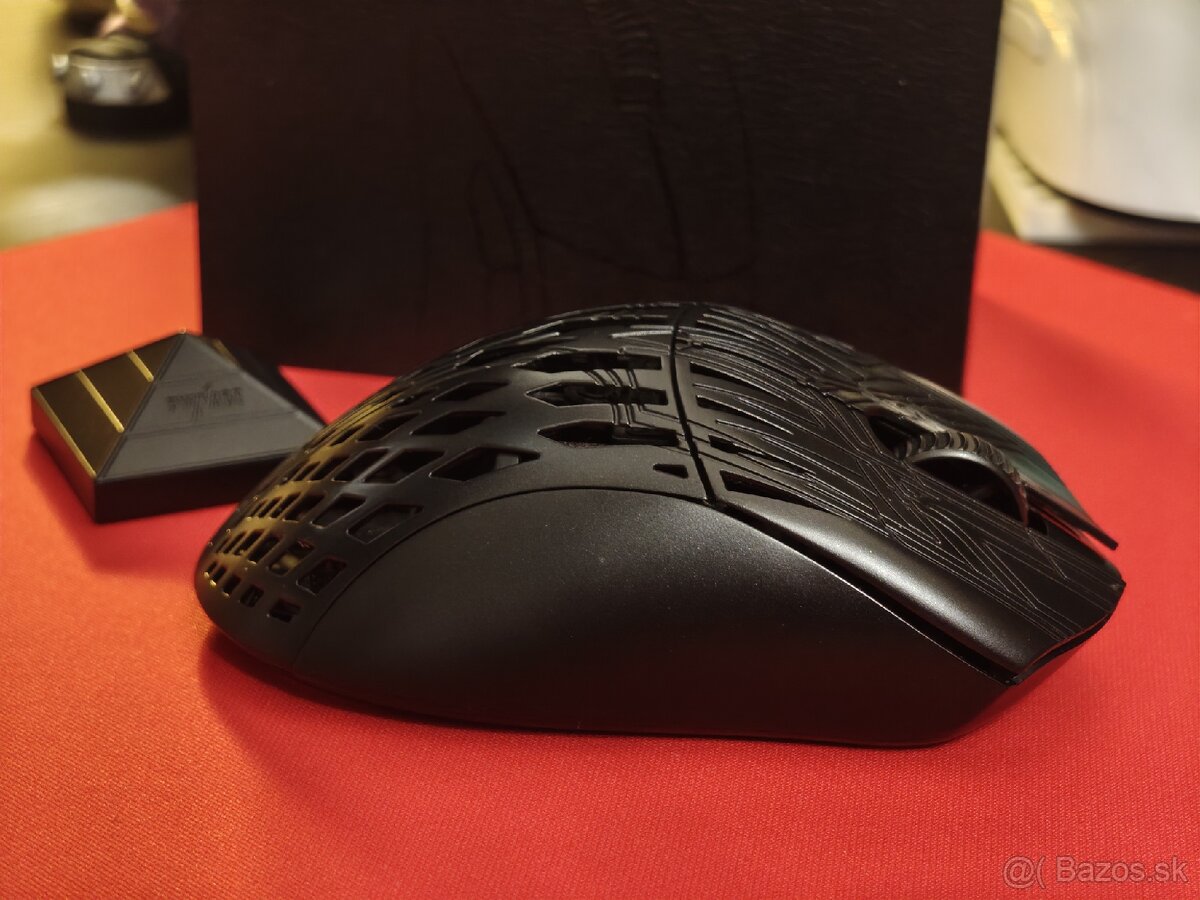 Predám - PWNAGE StormBreaker Max CF (Black Carbon) - 4