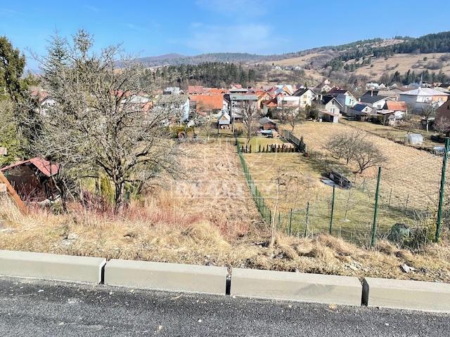 INVESTIČNÝ POZEMOK V RADOLI, 796m2 - 4