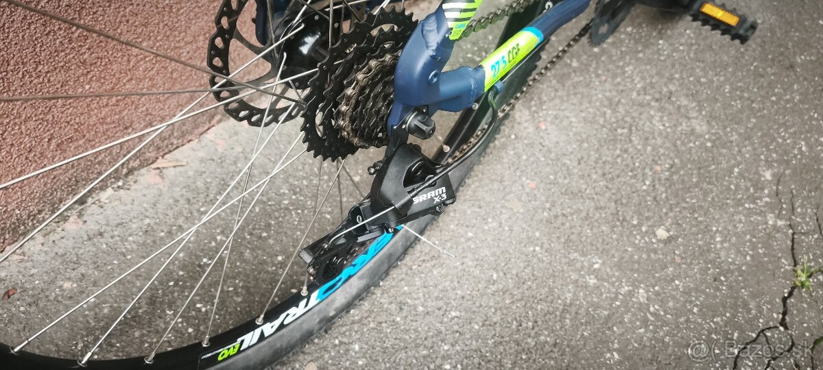 Predám horský bicykel Btwin Rockrider 520,kolesá:26" - 4