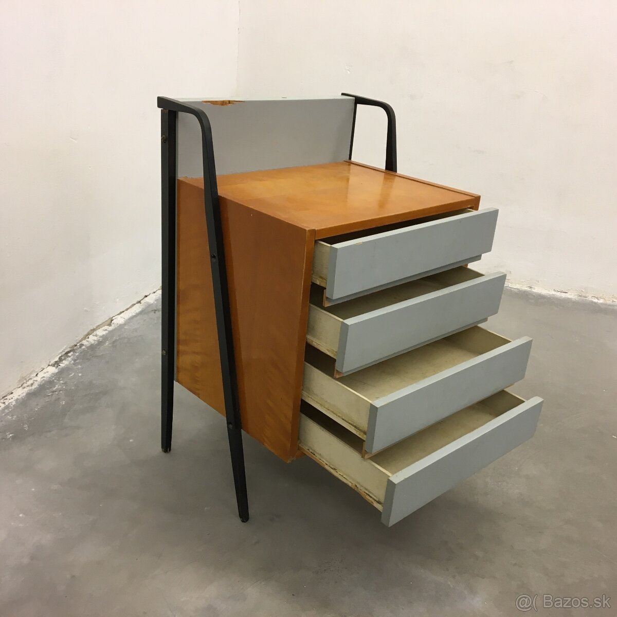 Predam Retro komoda skrinka Tatra Nabytok nocny stolik. - 4