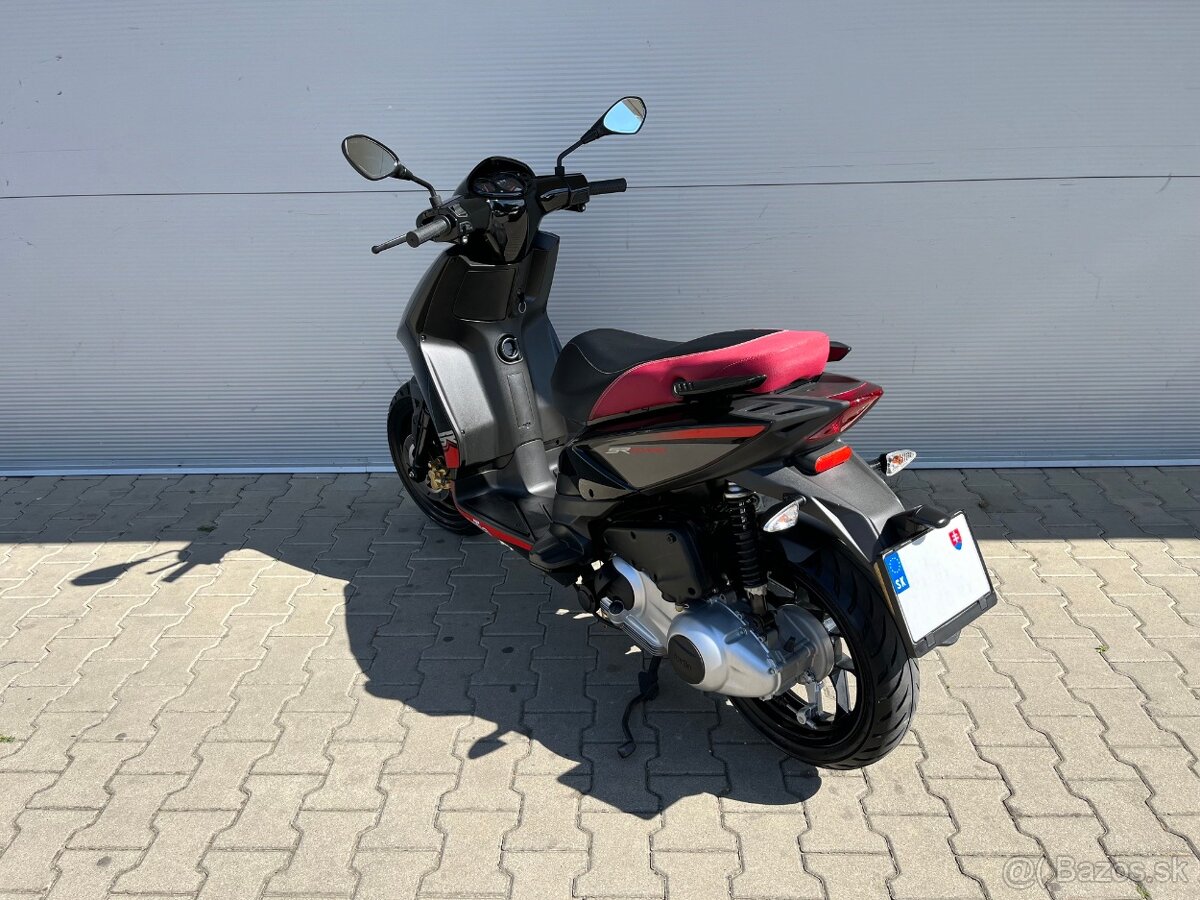 Aprilia SR Motard 125 - 4