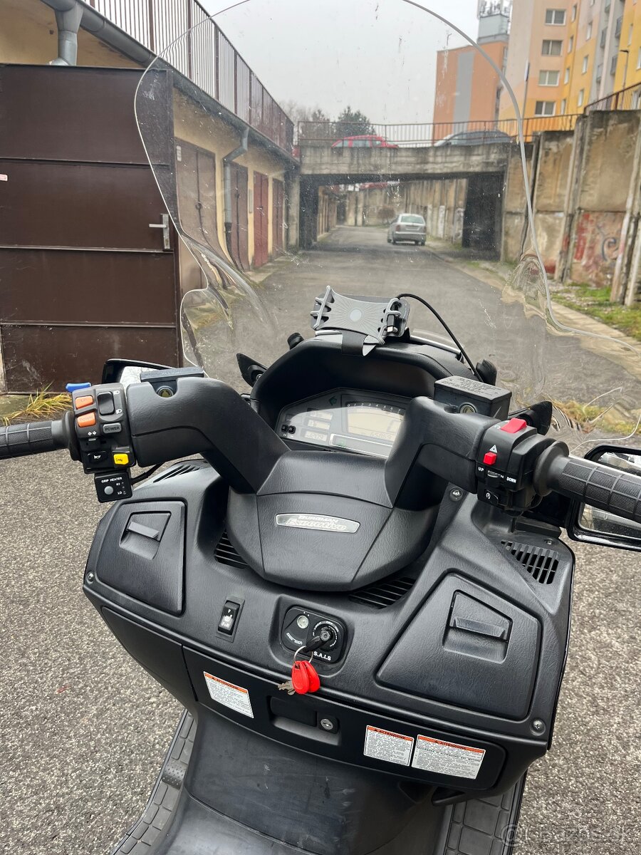 SUZUKI BURGMAN AN650 Executive - 4