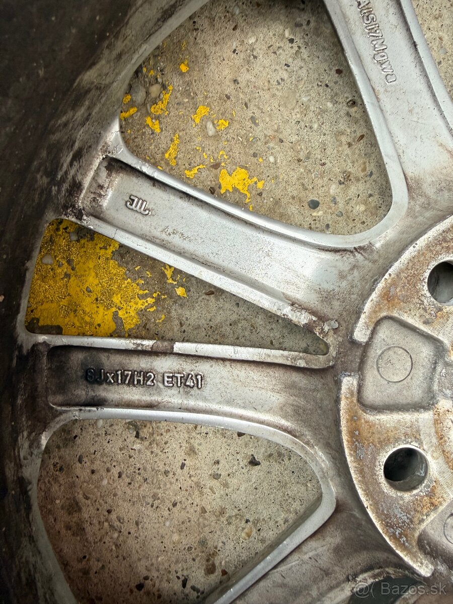 235/45 R17 5x112 - 4