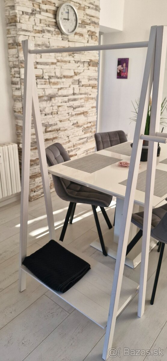 Vešiak na oblecenie,vesiak drevený biely - 4