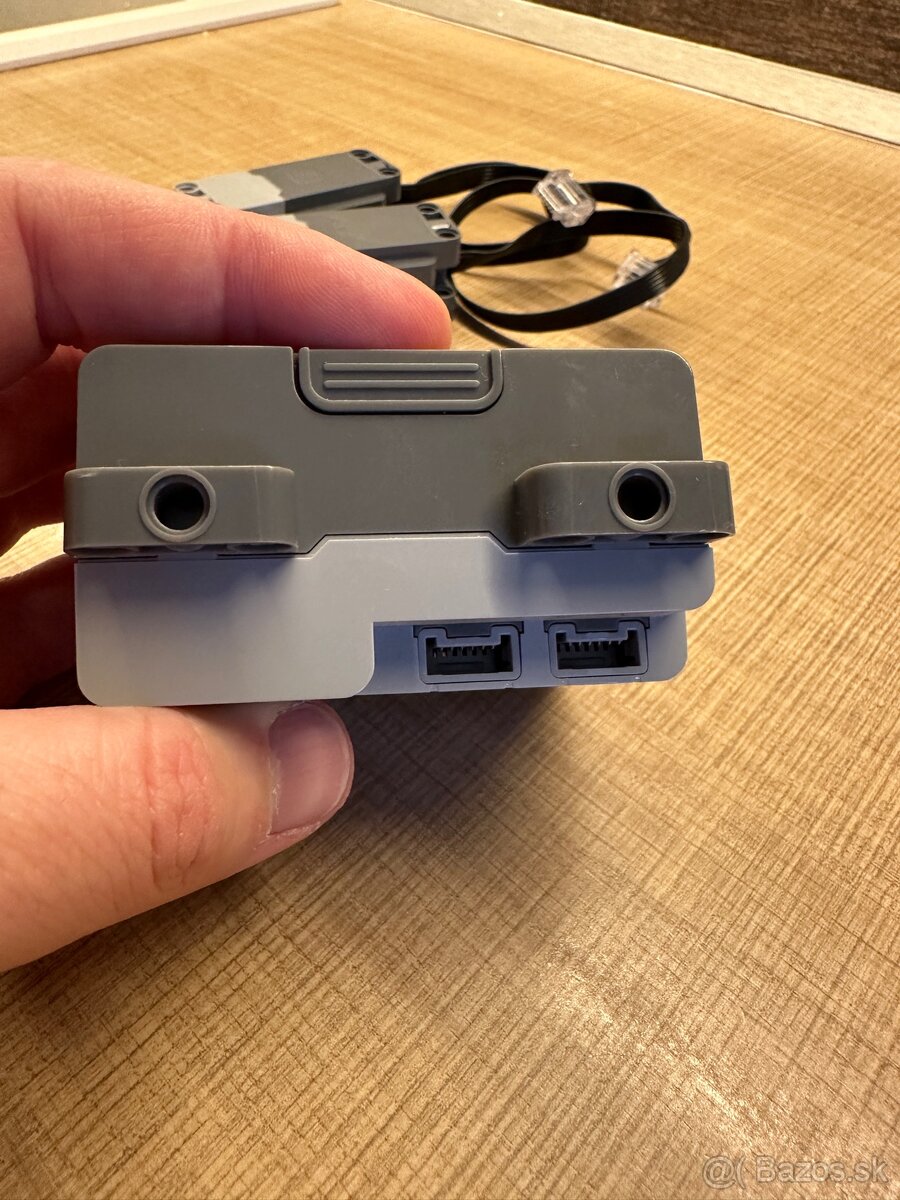 Predám Lego Powered Hub 88012 + 2x Veľký motor L motor 88013 - 4