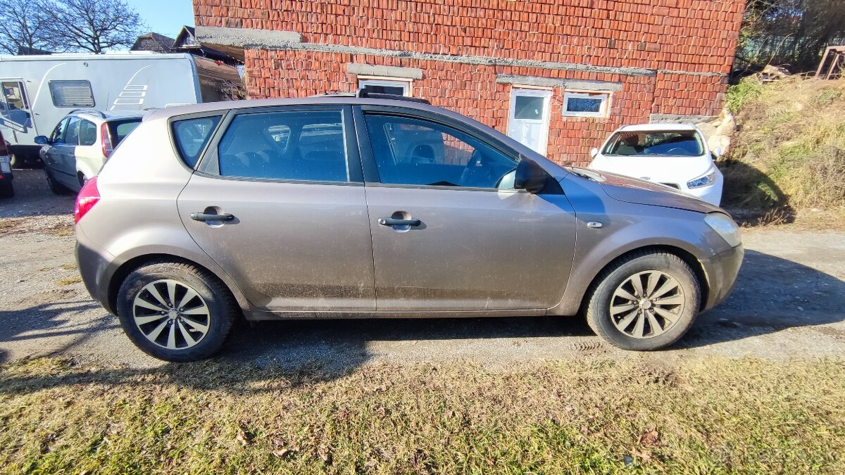 KIA CEED 1.4i 77KW na diely - 4