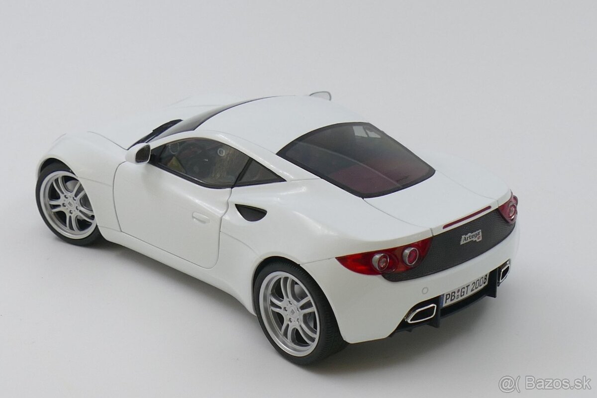ARTEGA GT 1:18 REVELL - 4