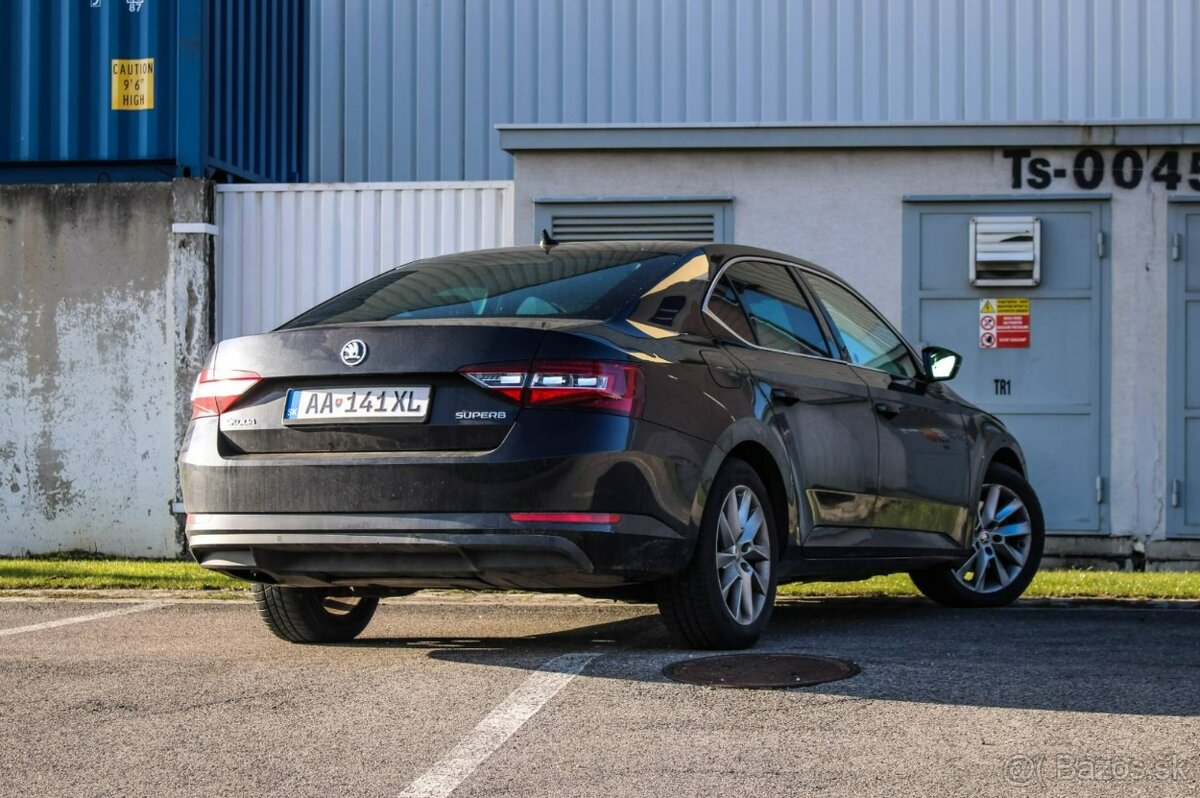 Škoda Superb 2.0 TDI Ambition DSG - 4