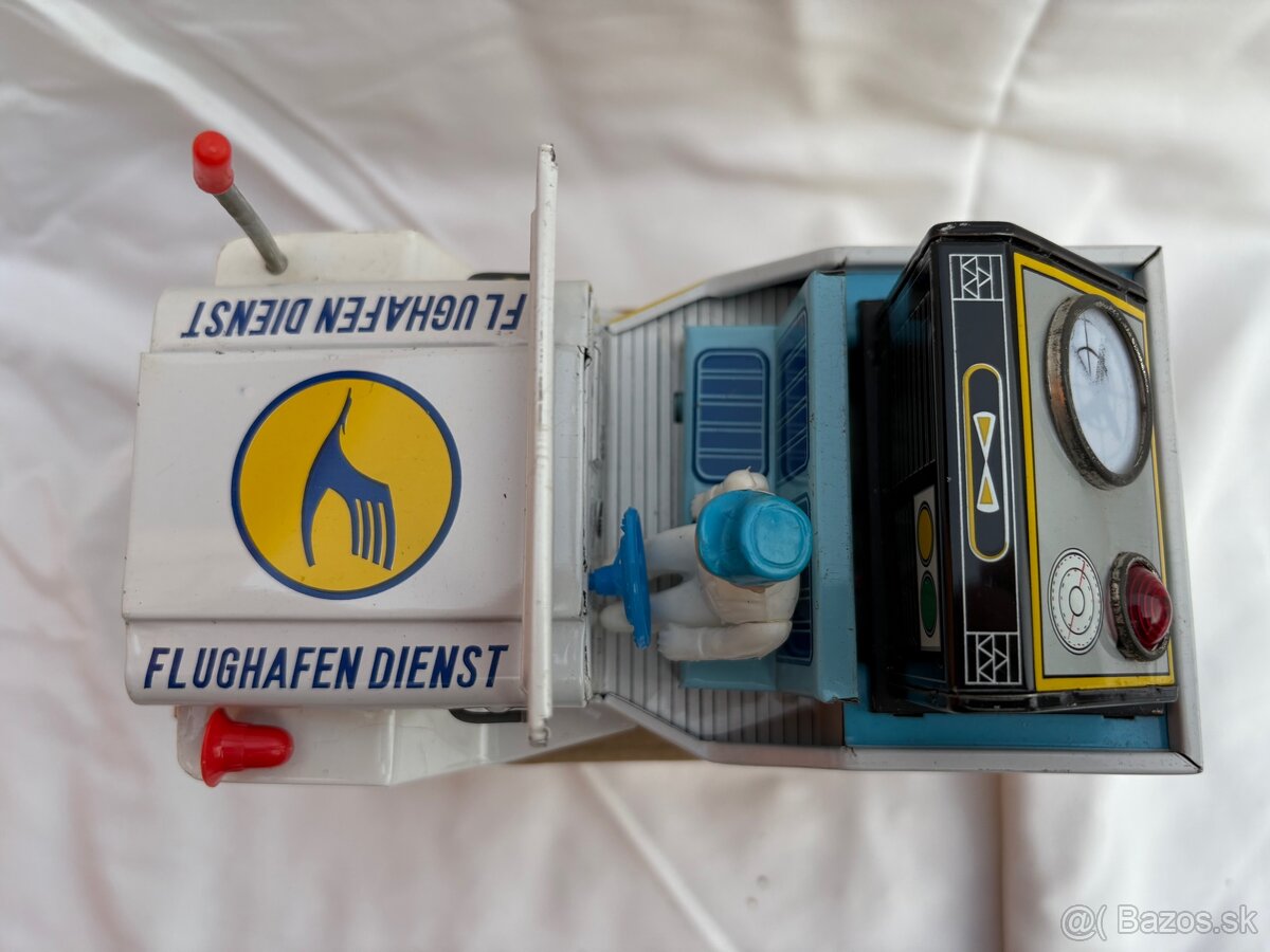 Vintage Lufthansa Flughafen Jeep – Ichiko - 4