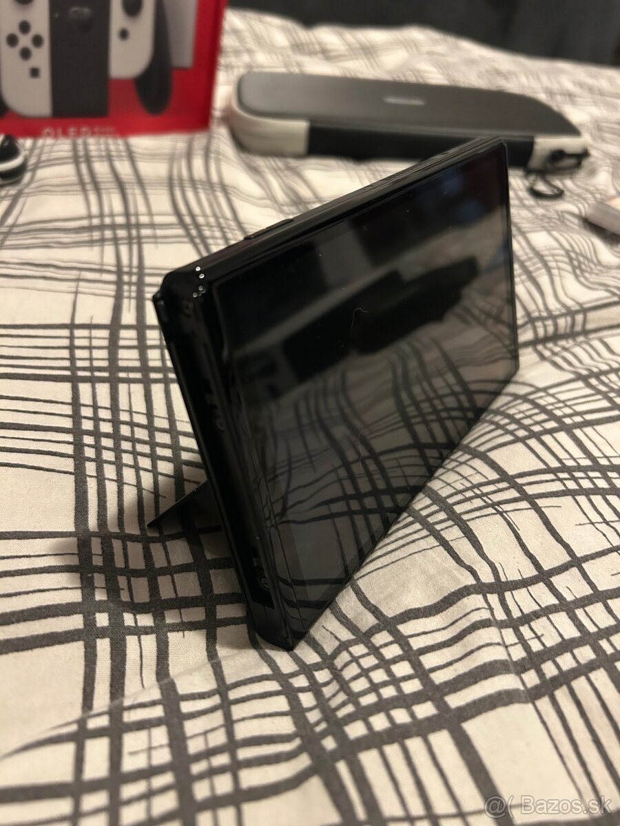 Nintendo Switch OLED WHITE + Hra - 4