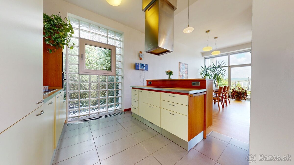 Výnimočný 6 izbový rodinný dom pri lese, Dúbravka - 4
