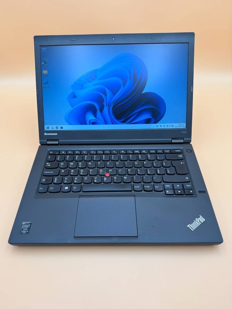 Notebook 14" Lenovo.Intel i5-4300M 2x2,60GHz.8gb ram.256SSD - 4