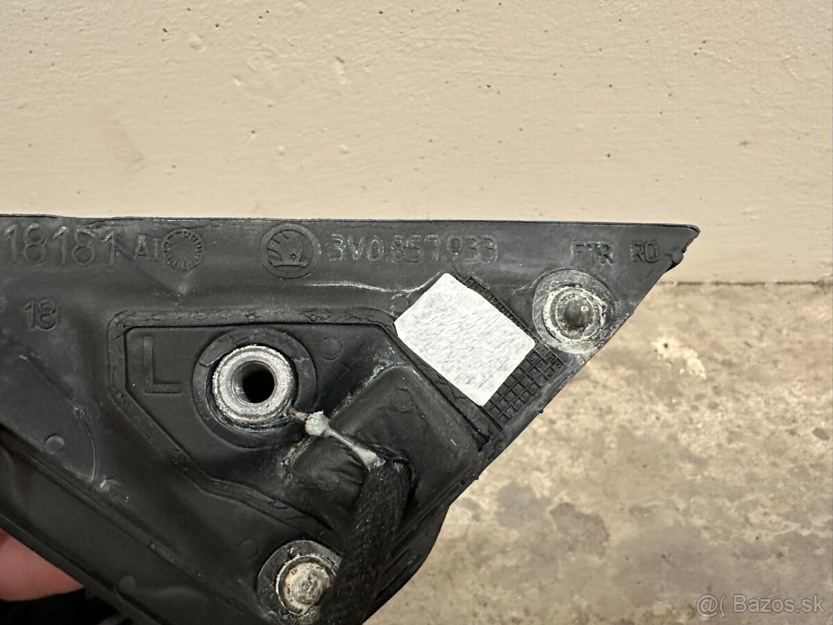 Originál Škoda ľavé spätné - 3V0857933 - 4