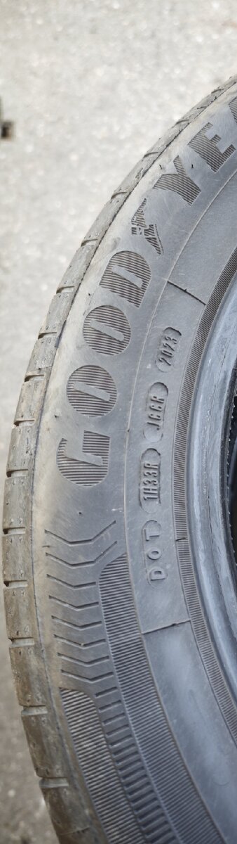 Predám sadu letných pneu 215/55R17 - 4