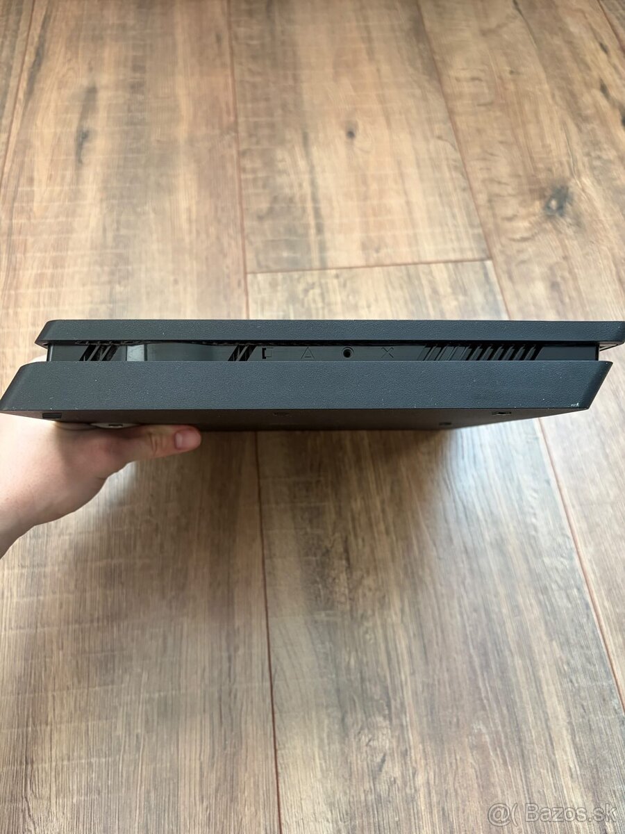 Predám PS4 Slim 500GB - 4