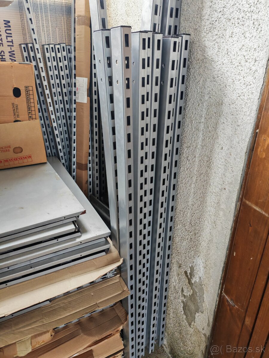 Kovový policový Obchodný regál - 4