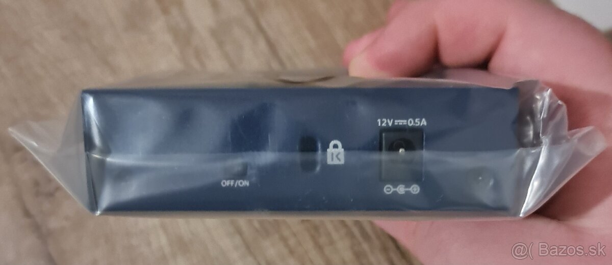 Netgear ProSAFE GS105 GbE switch - 4