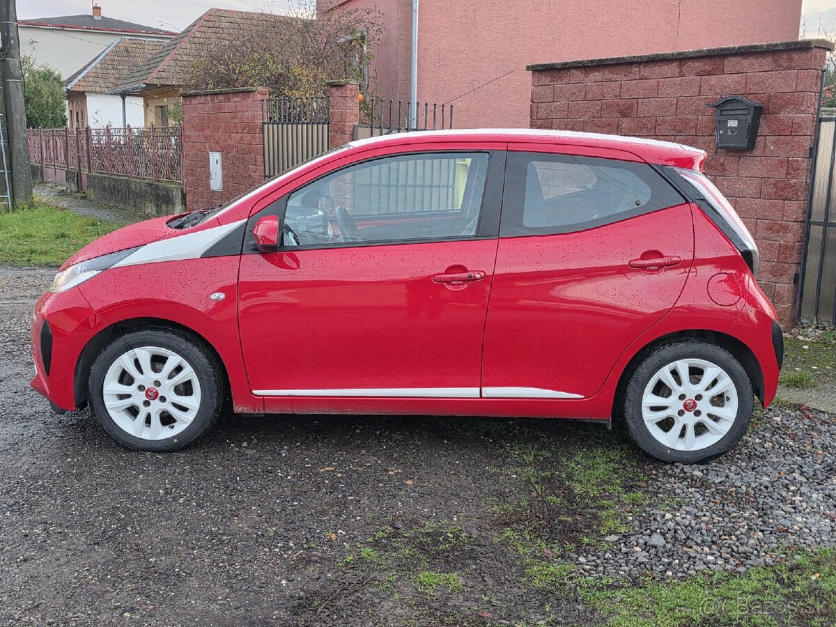 Toyota Aygo AUTOMAT / Benzín / 79 tisíc KM / 2015 - 4