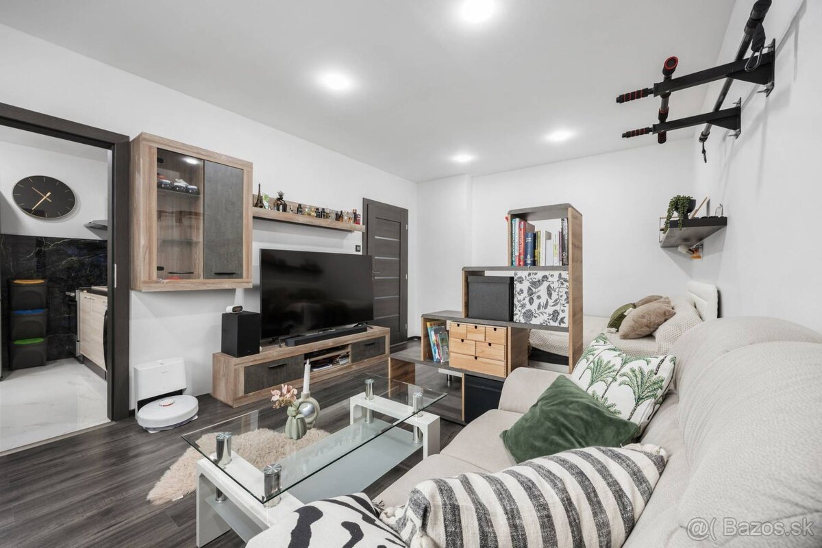 NA PRENÁJOM: Kompletne zariadený 1-izbový byt, Hodálova, BA - 4