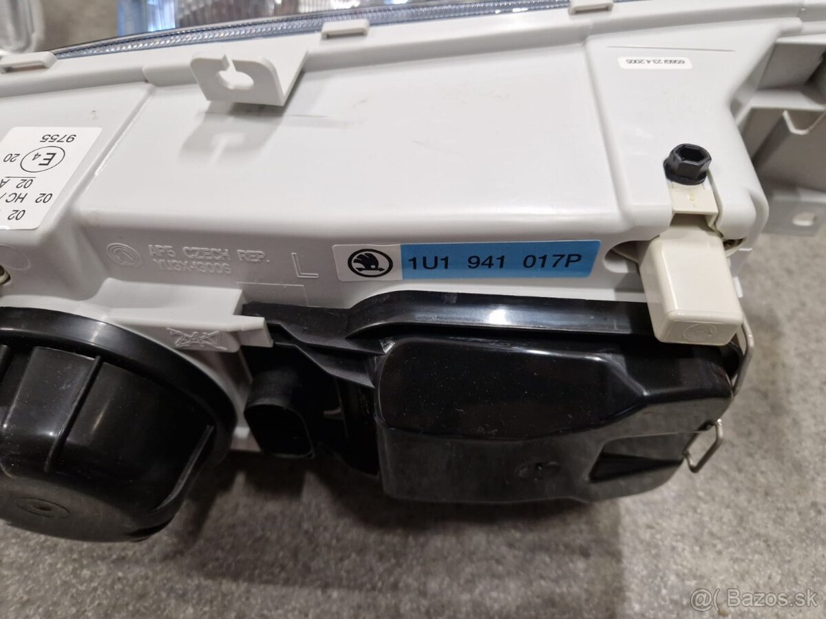 Svetlá Škoda Octavia I. Originál NOVÉ - 4