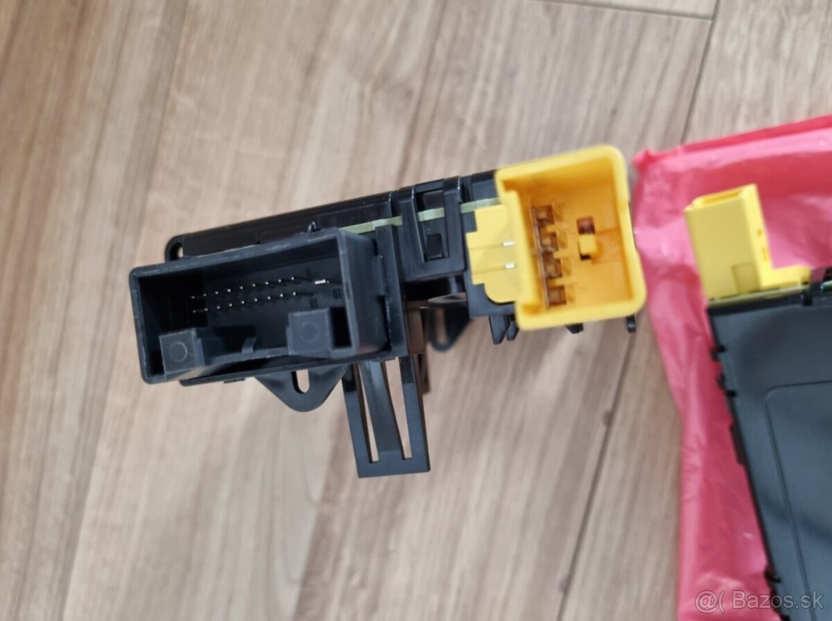 PODVOLANTOVA RIADIACA JEDNOTKA multifunkcny volant tempomat - 4