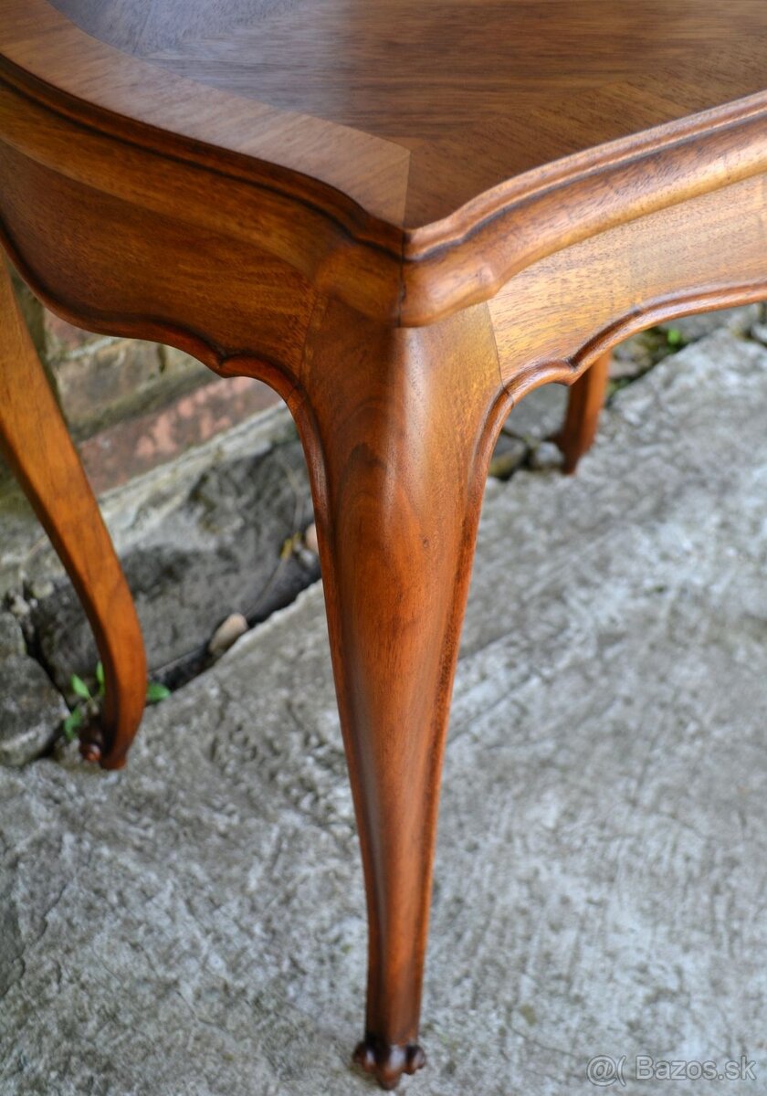 Stolík z orechového dreva - 4