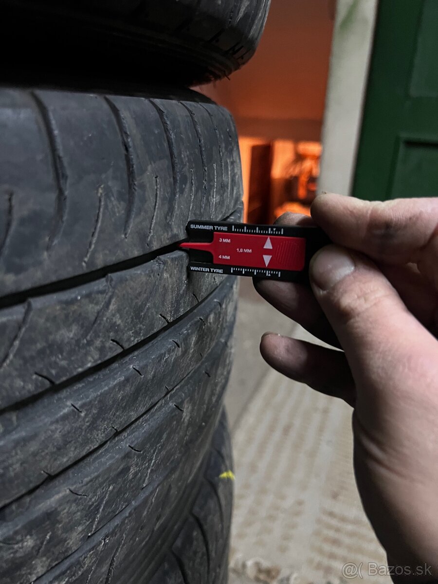 Dunlop Sport Maxx 235/45 R18 - 4