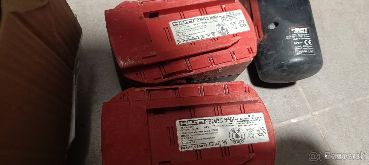 Hilti vŕtačka priklepka + baterky - 4