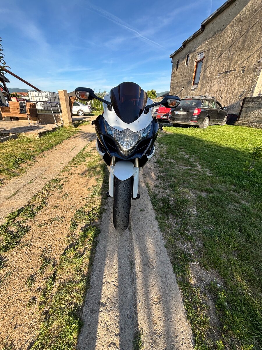 Suzuki GSXR1000 - 4