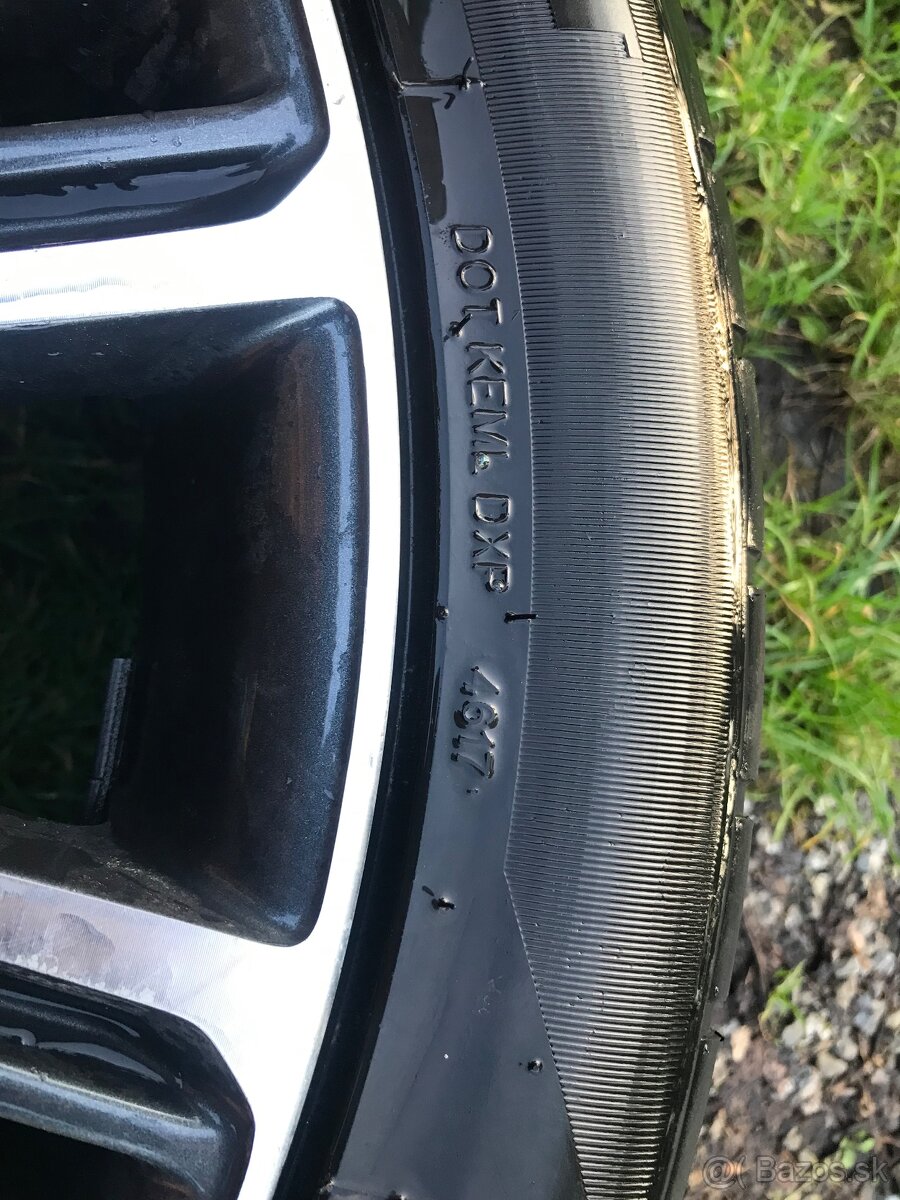 Elektróny Range Rover 275/40 r22
