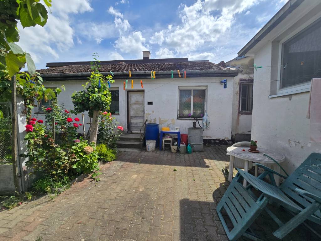 REZERVOVANÉ 4 + 2 izbový rodinný dom - 4