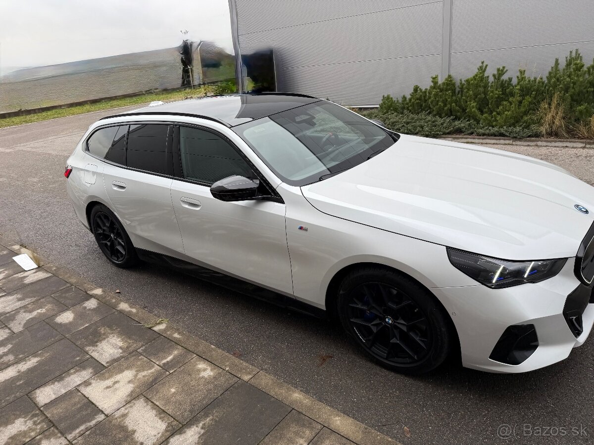 BMW i5 M60 xDrive M Individual - 4