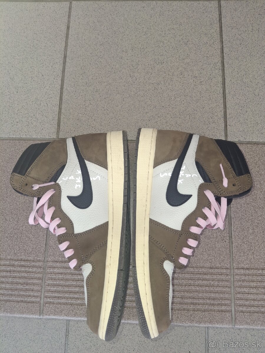 Air Jordan 1 Travis Scott - 4