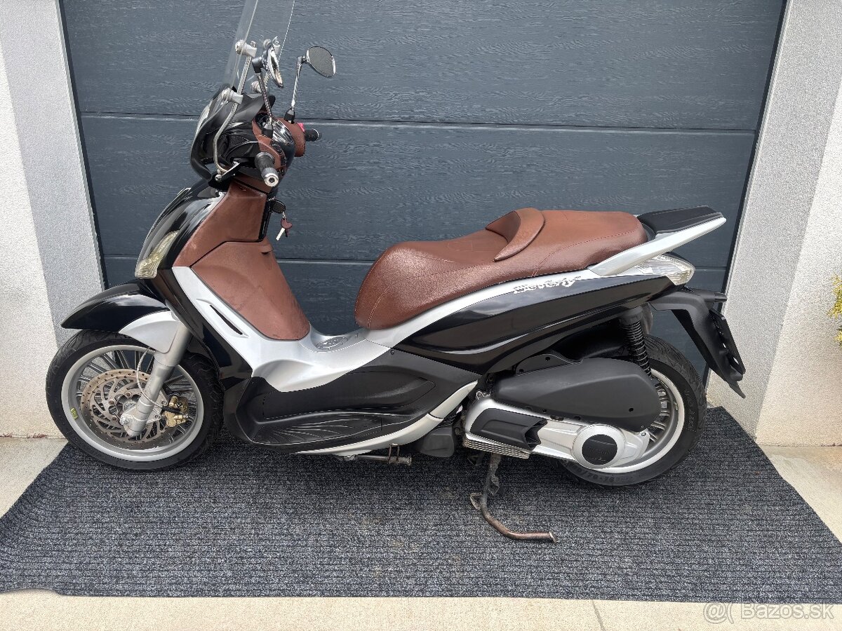 Piaggio Beverly 300i - 4