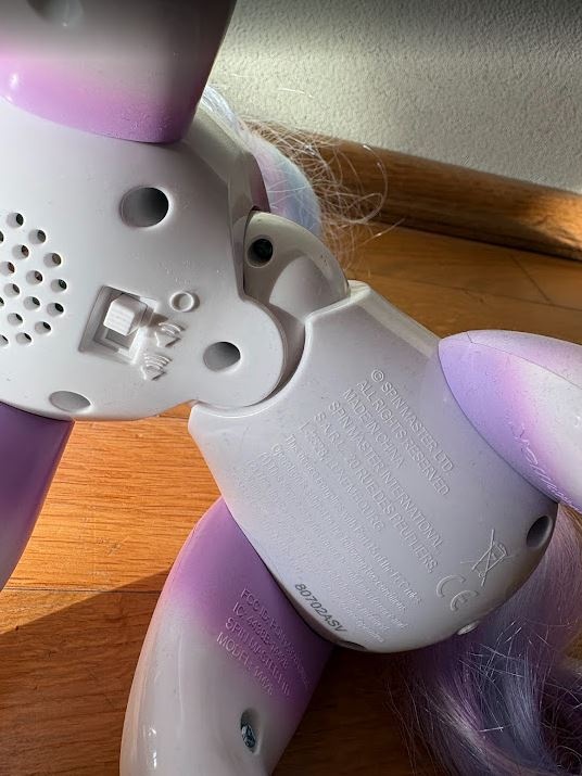 Predám interaktívneho jednorožca Enchanted unicorn Zoomer - 4