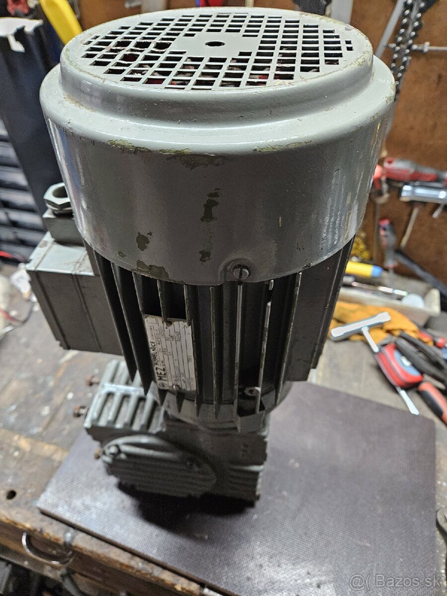 Predám elektromotor s prevodovkou 1.1kw - 4