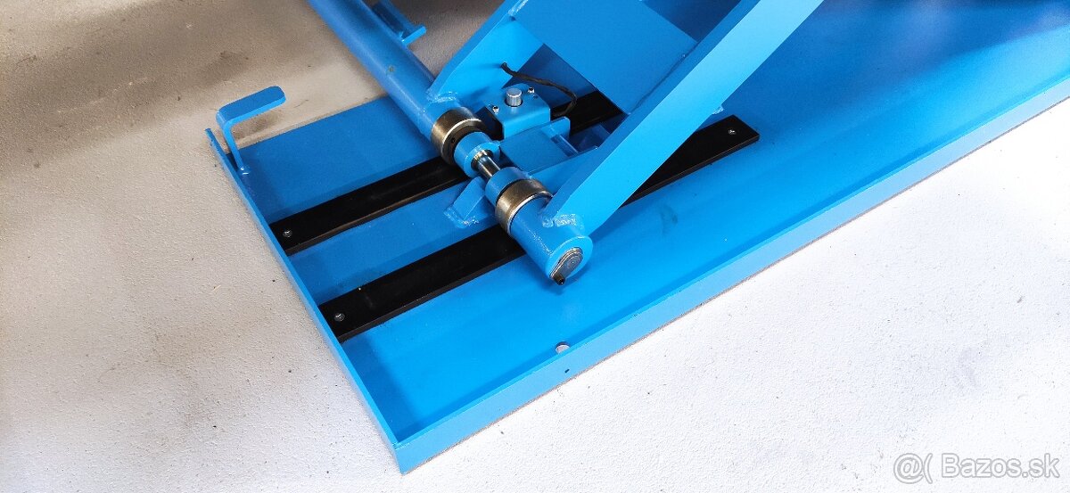 Mobilný nožnicový zdvihák 3-3500 kg/110-130 cmZÁRUKA - 4