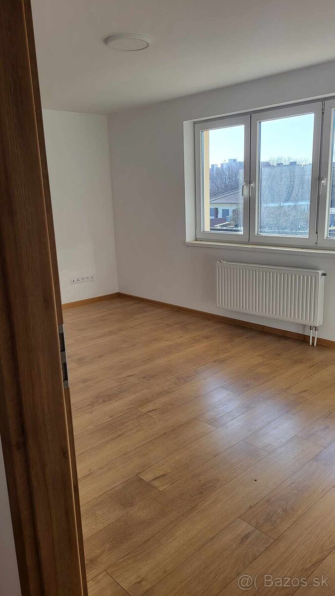 Na preda Rd s 3 bytovými jednotkami Levice - 4